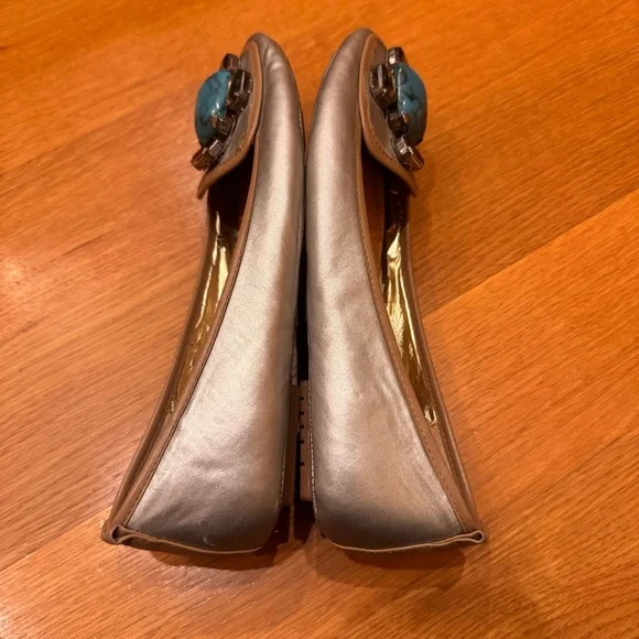 Libby Edelman Metallic Flats with Turquoise look Size 7 1/2 feminine resort wear - Picture 3 of 9